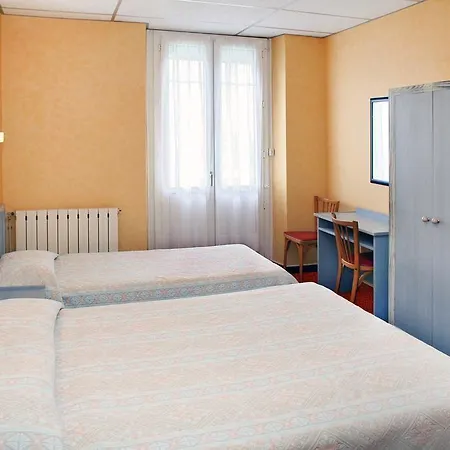 Montfort Otel