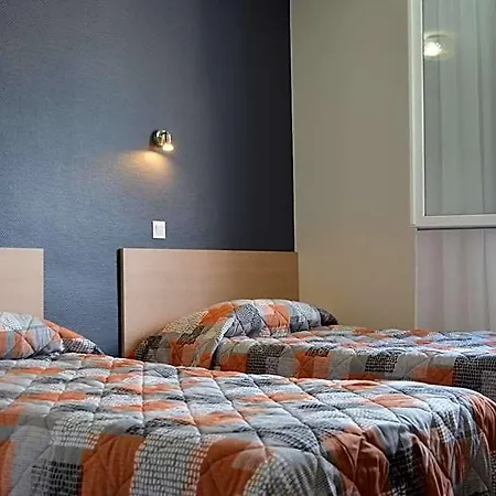 Montfort Hotel 2*