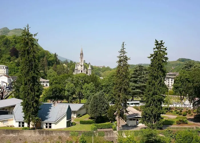 Montfort Отель Лурд