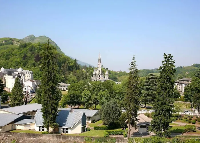 Montfort Szálloda 2*