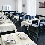 Hotel Montfort 2*