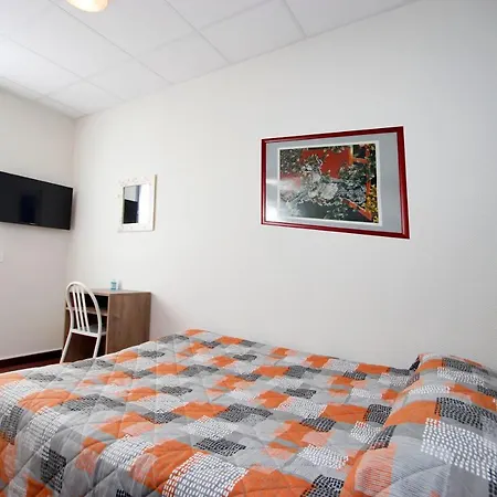 Otel Montfort