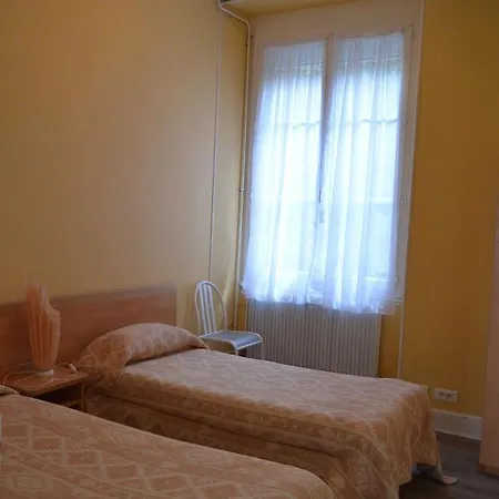 Otel Montfort
