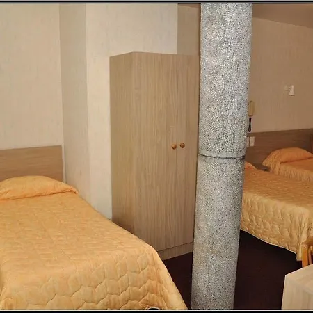 Otel Montfort