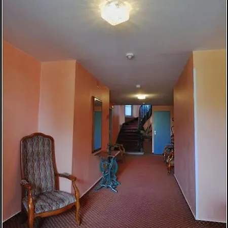 Montfort Otel 2*