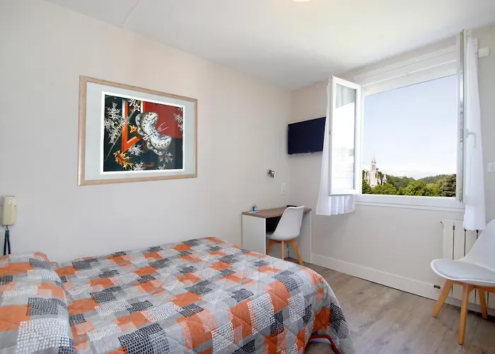 Montfort Hotel Lourdes